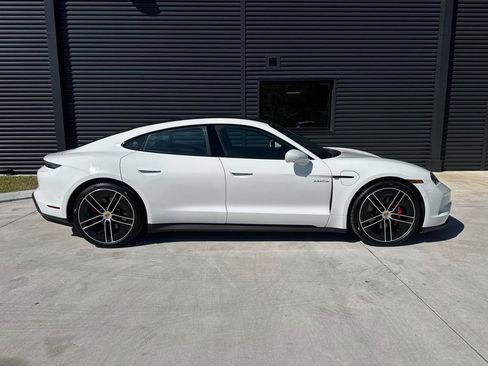 Used 2025 Porsche Taycan 4S AWD/4WD image 10