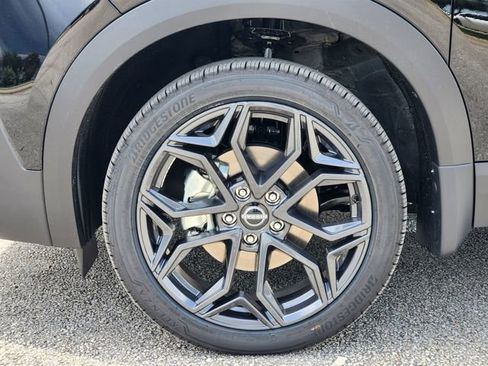 New 2025 Nissan Kicks SR image 7