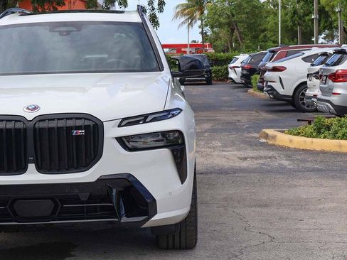 Used 2023 BMW X7 M60i w/ Executive Package AWD/4WD image 17