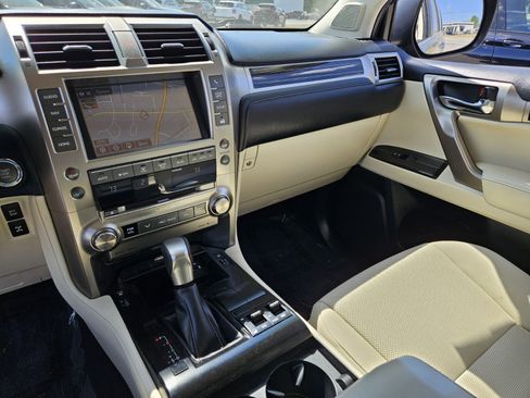 Used 2020 Lexus GX 460 Premium w/ Premium Package AWD/4WD image 20