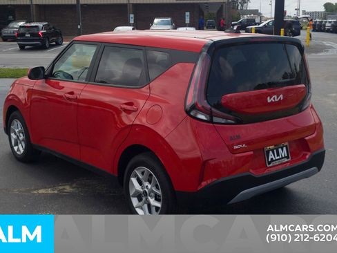 Used 2025 Kia Soul LX w/ LX Technology Package image 9