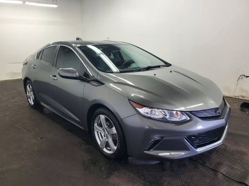 Used 2017 Chevrolet Volt LT w/ Comfort Package FWD image 3