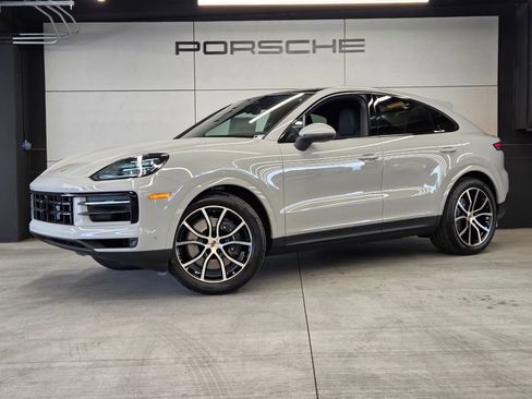 New 2026 Porsche Cayenne Coupe AWD/4WD image 1