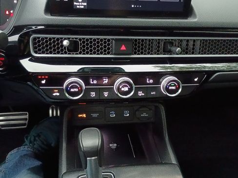 Certified 2025 Honda Civic Sport Touring image 20
