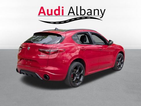 Used 2023 Alfa Romeo Stelvio Veloce AWD/4WD image 4