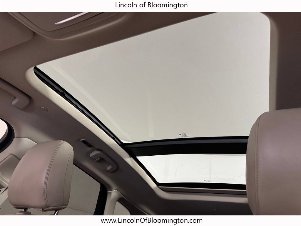 Used 2022 Lincoln Corsair AWD w/ Premium Package image 23