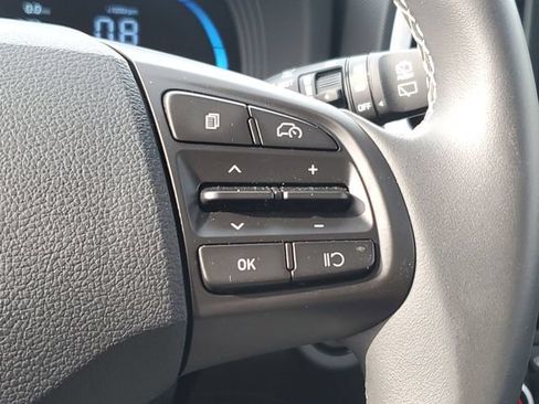 Certified 2025 Hyundai Venue Limited FWD image 15