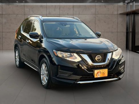 Used 2019 Nissan Rogue SV FWD image 2