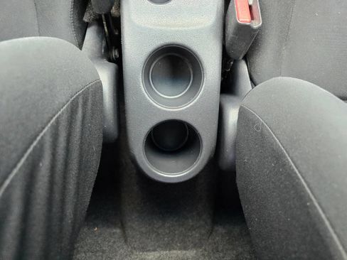 Used 2014 Nissan Versa S Plus image 32