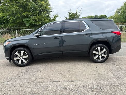 Used 2021 Chevrolet Traverse LT w/ LT Premium Package FWD image 5