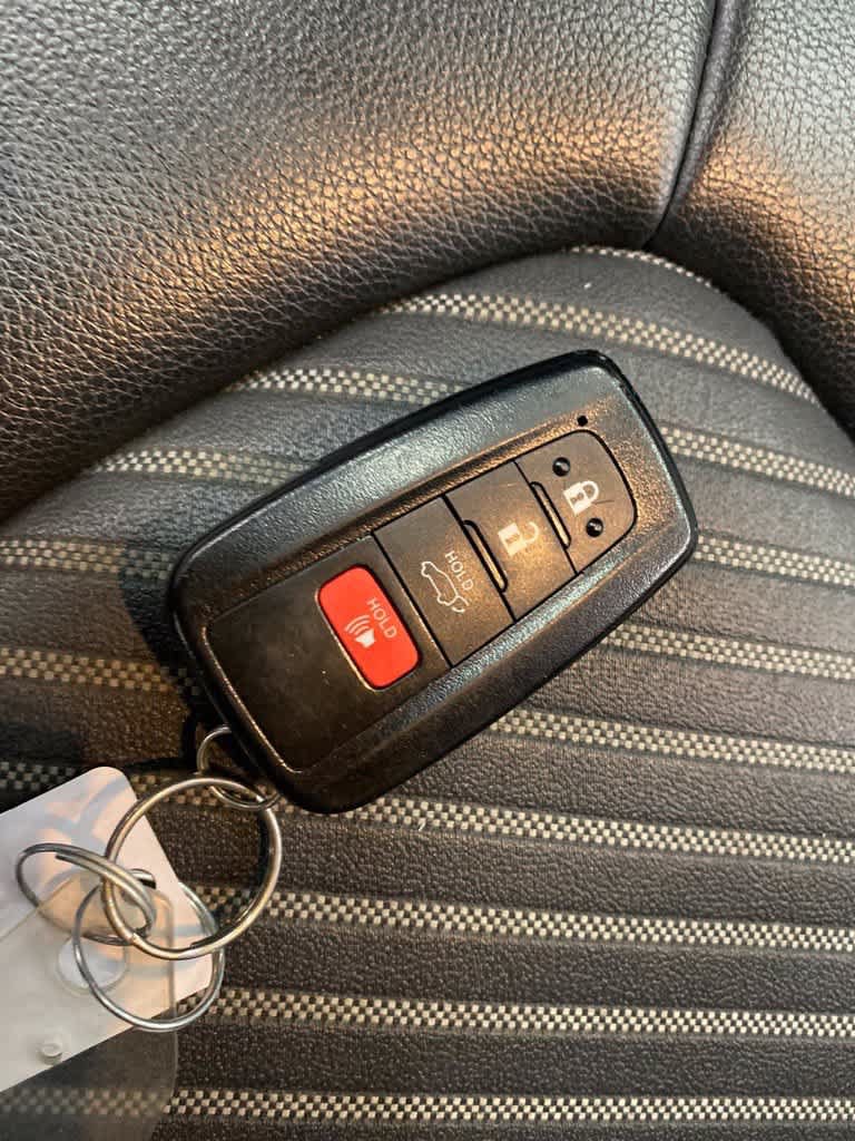 Used 2021 Toyota Highlander XSE AWD/4WD image 28