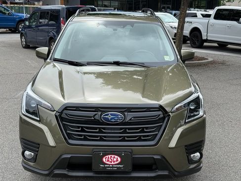 Used 2023 Subaru Forester Premium AWD/4WD image 2