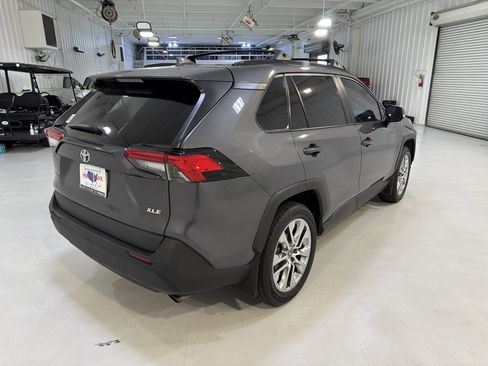 Used 2021 Toyota RAV4 XLE Premium FWD image 5