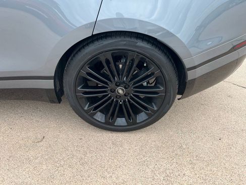 Used 2024 Land Rover Range Rover Velar Dynamic HSE image 3