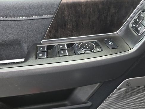 Used 2023 Ford F250 Lariat w/ Lariat Ultimate Package image 10