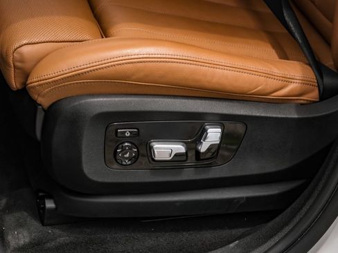 Used 2021 BMW X6 M50i w/ Executive Package AWD/4WD image 37