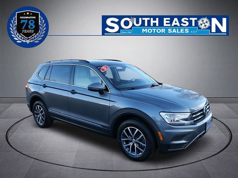 Used 2020 Volkswagen Tiguan SE w/ Panoramic Sunroof Package image 2