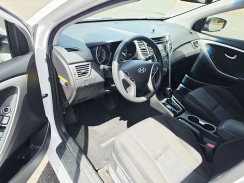 Used 2014 Hyundai Elantra GT FWD image 9