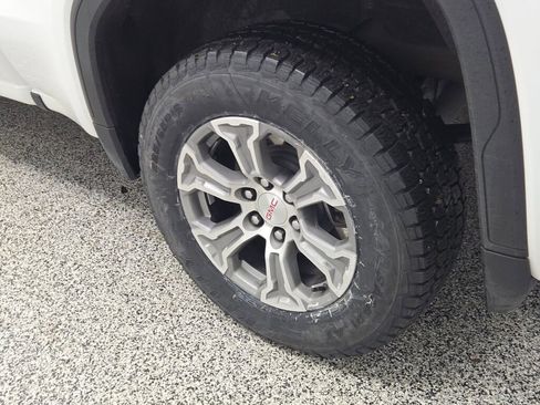 Used 2024 GMC Sierra 1500 SLT AWD/4WD image 14