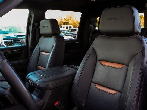 Used 2024 GMC Sierra 2500 AT4 w/ Technology Package image 28