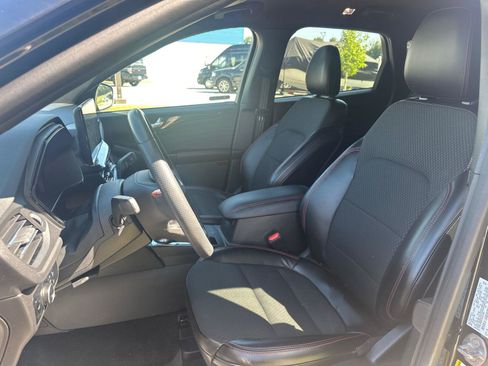 Used 2024 Ford Escape ST-Line w/ Tech Pack #1 AWD/4WD image 3