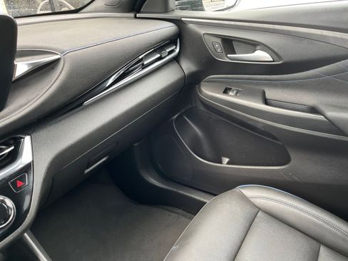 Used 2025 Buick Envista Sport Touring image 35