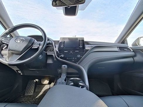 Used 2024 Toyota Camry SE image 25