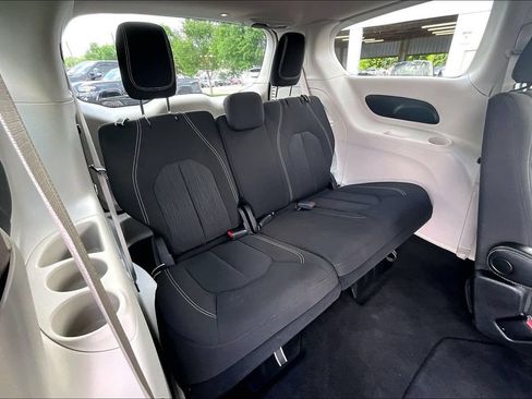 Used 2023 Chrysler Voyager LX FWD image 28