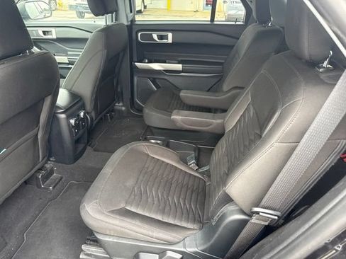 Used 2021 Ford Explorer XLT AWD/4WD image 16