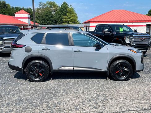 Used 2025 Nissan Rogue SV w/ Rock Creek Premium Package AWD/4WD image 4
