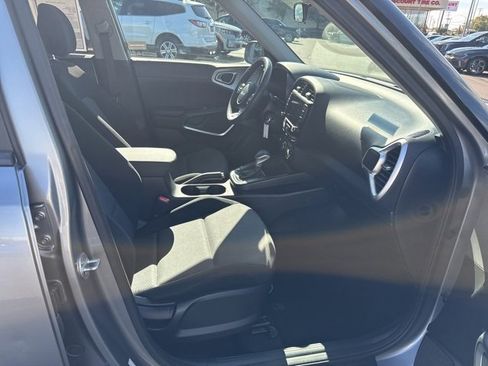 Used 2023 Kia Soul LX w/ LX Technology Package image 51