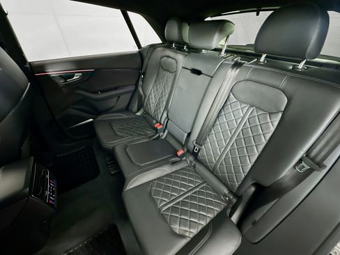 Used 2022 Audi SQ8 Prestige w/ Prestige Package image 24