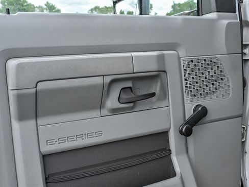Used 2017 Ford E-450 and Econoline 450 Super Duty w/ Shuttle Bus Prep Package RWD image 9