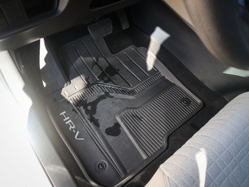 Certified 2023 Honda HR-V LX image 16