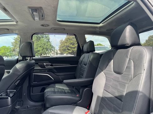 Used 2023 Kia Telluride SX Prestige AWD/4WD image 5