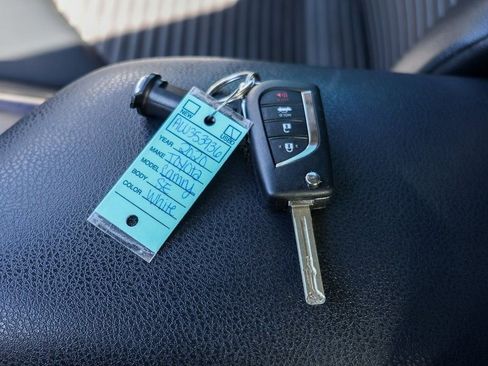 Used 2020 Toyota Camry SE image 34