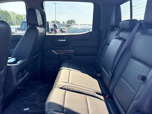 Used 2019 Chevrolet Silverado 1500 LT Trail Boss AWD/4WD image 17