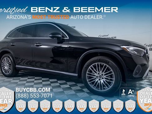 Used 2024 Mercedes-Benz GLC 300 4MATIC image 1