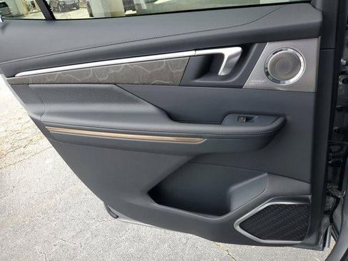 New 2026 Buick Enclave Avenir image 12