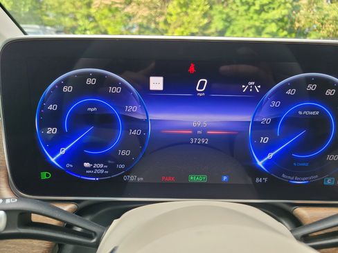 Used 2022 Mercedes-Benz EQS 450+ Sedan image 11