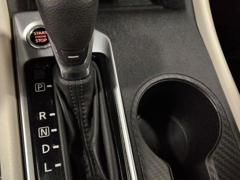 Used 2025 Nissan Altima 2.5 SV image 18