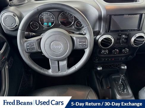 Used 2016 Jeep Wrangler Unlimited Sahara w/ Connectivity Group image 22