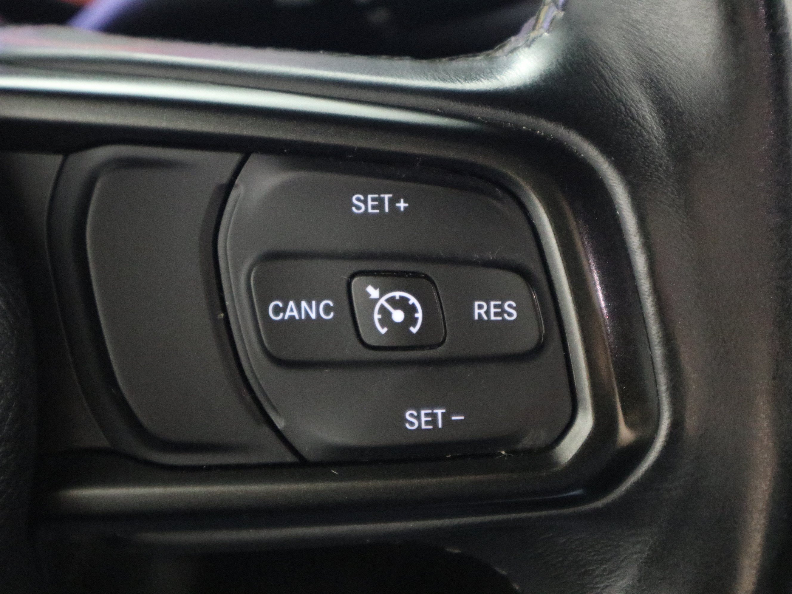 Used 2018 Jeep Wrangler Unlimited Sport S AWD/4WD image 29