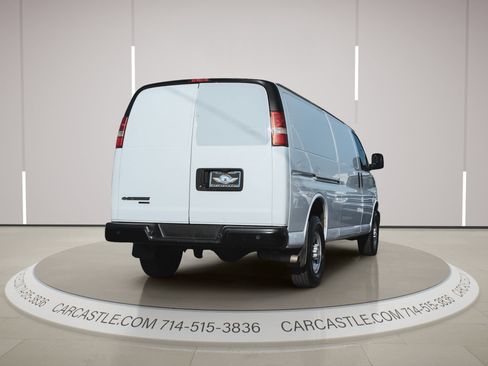 Used 2016 Chevrolet Express 3500 Extended RWD image 6