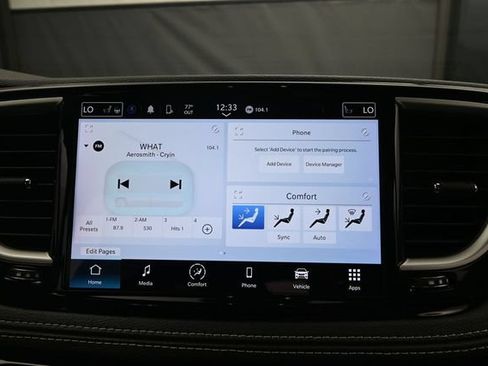 Used 2024 Chrysler Pacifica Touring-L w/ Road Tripper Package FWD image 11