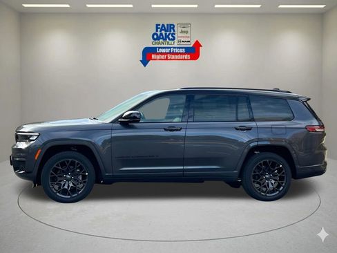 New 2025 Jeep Grand Cherokee L Summit w/ Advanced Protech Group IV AWD/4WD image 11