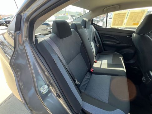 Used 2025 Nissan Versa SV FWD image 33