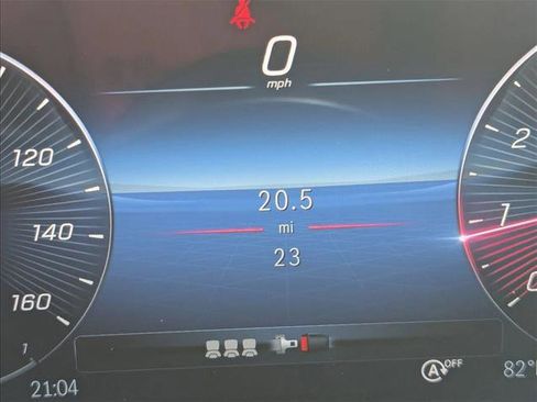 New 2026 Mercedes-Benz GLB 250 image 10