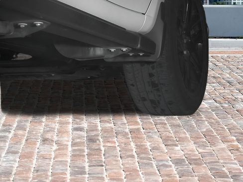 Used 2022 Chevrolet Silverado 1500 Custom image 21