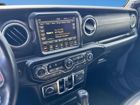 Used 2023 Jeep Wrangler Unlimited Sahara w/ Cold Weather Group AWD/4WD image 22